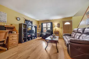 128 Fairview Ln., Streamwood, IL 60107 - Photo 3