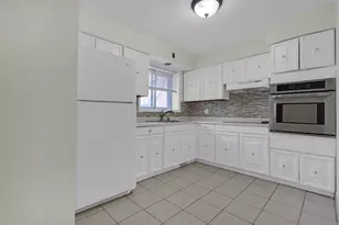 6961 N Oakley Ave, Chicago, IL 60645 - Photo 9