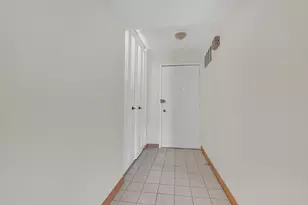 6961 N Oakley Ave, Chicago, IL 60645 - Photo 3