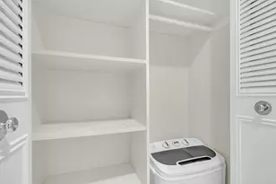 6961 N Oakley Ave, Chicago, IL 60645 - Photo 15