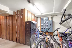 6961 N Oakley Ave, Chicago, IL 60645 - Photo 23