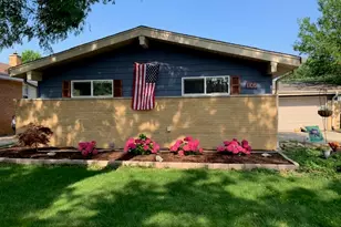 1105 S Euclid Ave, Villa Park, IL 60181 - Photo 1