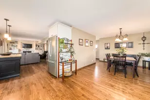 282 Waterford Dr, Lake Zurich, IL 60047 - Photo 9