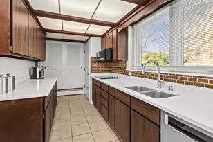 9337 Lincolnwood Dr, Evanston, IL 60203 - Photo 13