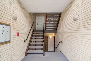 9026 Del Prado Dr, Palos Hills, IL 60465 - Photo 3