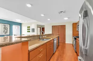 301 N Neil St, Champaign, IL 61820 - Photo 15