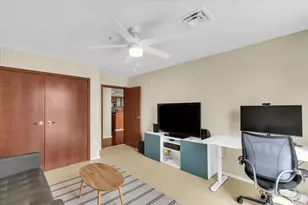 301 N Neil St, Champaign, IL 61820 - Photo 13