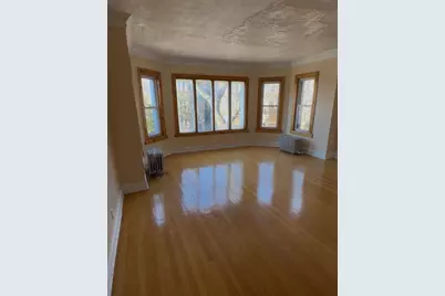 7825 S Phillips Avenue, Chicago, IL 60649 - Photo 1