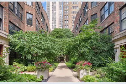 2311 N Commonwealth Avenue #2W, Chicago, IL 60614 - Photo 1