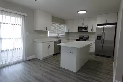 1800 Hollywood Avenue, Hanover Park, IL 60133 - Photo 9