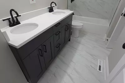 1800 Hollywood Avenue, Hanover Park, IL 60133 - Photo 15