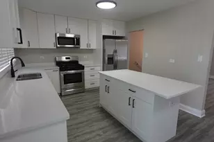 1800 Hollywood Ave, Hanover Park, IL 60133 - Photo 11