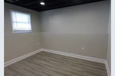 1800 Hollywood Avenue, Hanover Park, IL 60133 - Photo 35