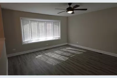 1800 Hollywood Avenue, Hanover Park, IL 60133 - Photo 7