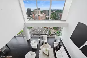 1720 Maple Ave, Evanston, IL 60201 - Photo 5