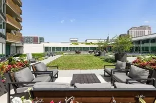 1720 Maple Ave, Evanston, IL 60201 - Photo 39