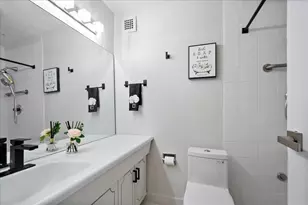 6933 N Kedzie Ave, Chicago, IL 60645 - Photo 13