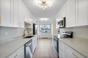 6933 N Kedzie Ave, Chicago, IL 60645 - Photo 5