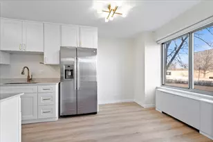 6933 N Kedzie Ave, Chicago, IL 60645 - Photo 7