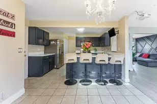 1649 Park Vista Ln, Aurora, IL 60504 - Photo 5