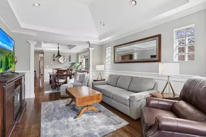 4565 N McVicker Avenue, Chicago, IL 60630 - Photo 3