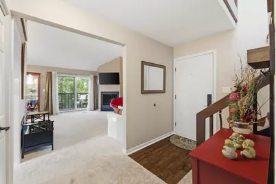 294 W Mallard Point #A, Lake Barrington, IL 60010 - Photo 5