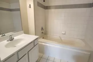 43 Foxcroft Blvd, Naperville, IL 60565 - Photo 21