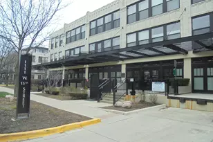1111 W 15th St, Chicago, IL 60608 - Photo 25