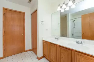 2459 Mayfield Dr, Montgomery, IL 60538 - Photo 13