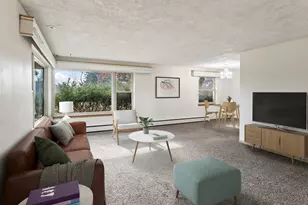 938 Hillcrest Rd, Elgin, IL 60123 - Photo 3