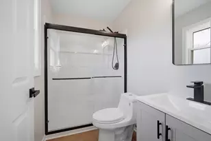 7873 Asbury Cir, Hanover Park, IL 60133 - Photo 19