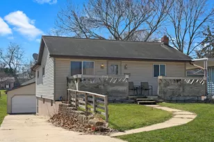 1245 W Violet St, Freeport, IL 61032 - Photo 1