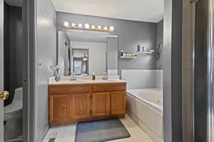 755 White Pine Cir, Lake in the Hills, IL 60156 - Photo 19