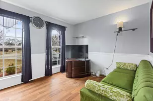 755 White Pine Cir, Lake in the Hills, IL 60156 - Photo 5