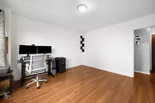 4200 N Marine Dr, Chicago, IL 60613 - Photo 11