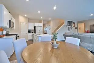 1381 Vineyard Ln, Pingree Grove, IL 60140 - Photo 9