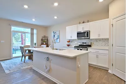 1381 Vineyard Lane, Pingree Grove, IL 60140 - Photo 7