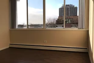 10S473 Echo Ln, Willowbrook, IL 60527 - Photo 5