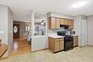 1106 Lovell Ct, Elk Grove Village, IL 60007 - Photo 9