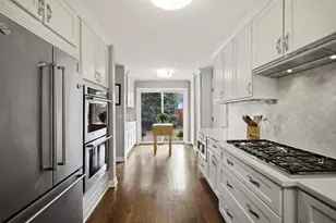 27 Park Ln, Park Ridge, IL 60068 - Photo 7