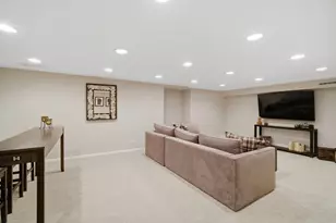 27 Park Ln, Park Ridge, IL 60068 - Photo 29