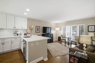 27 Park Ln, Park Ridge, IL 60068 - Photo 3