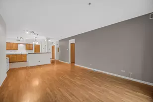 18065 Harwood Ave, Homewood, IL 60430 - Photo 9