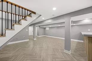 8645 S Bennett Ave, Chicago, IL 60617 - Photo 31