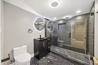 8645 S Bennett Avenue, Chicago, IL 60617 - Photo 37