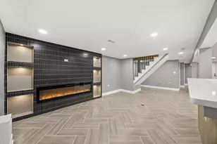 8645 S Bennett Ave, Chicago, IL 60617 - Photo 35