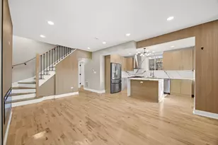8645 S Bennett Ave, Chicago, IL 60617 - Photo 5