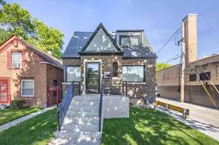 8645 S Bennett Ave, Chicago, IL 60617 - Photo 1