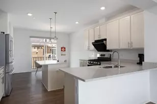 9256 Harlowe Ln, Orland Park, IL 60462 - Photo 5
