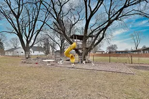 10N836 Maple St, Elgin, IL 60123 - Photo 33